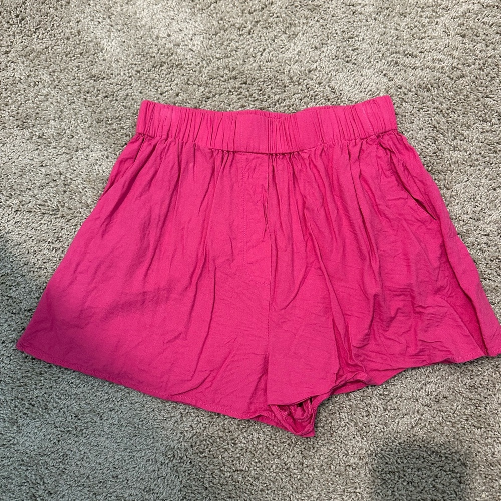 Daily drills pink linen shorts